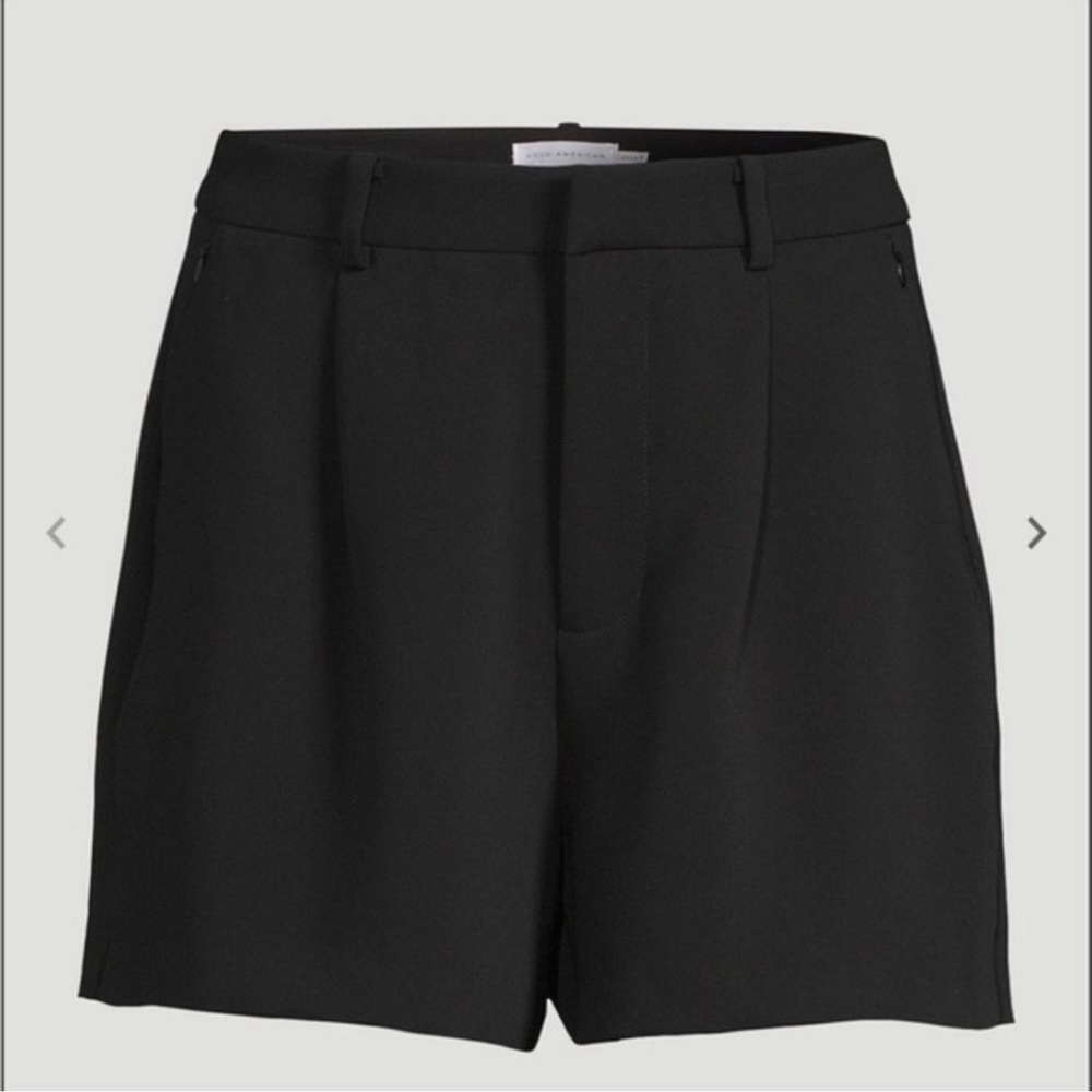 Good American Suiting Shorts Size 2/26